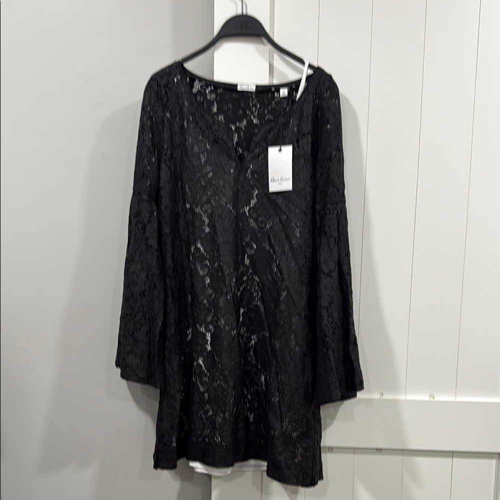 Chic Black Lace Top